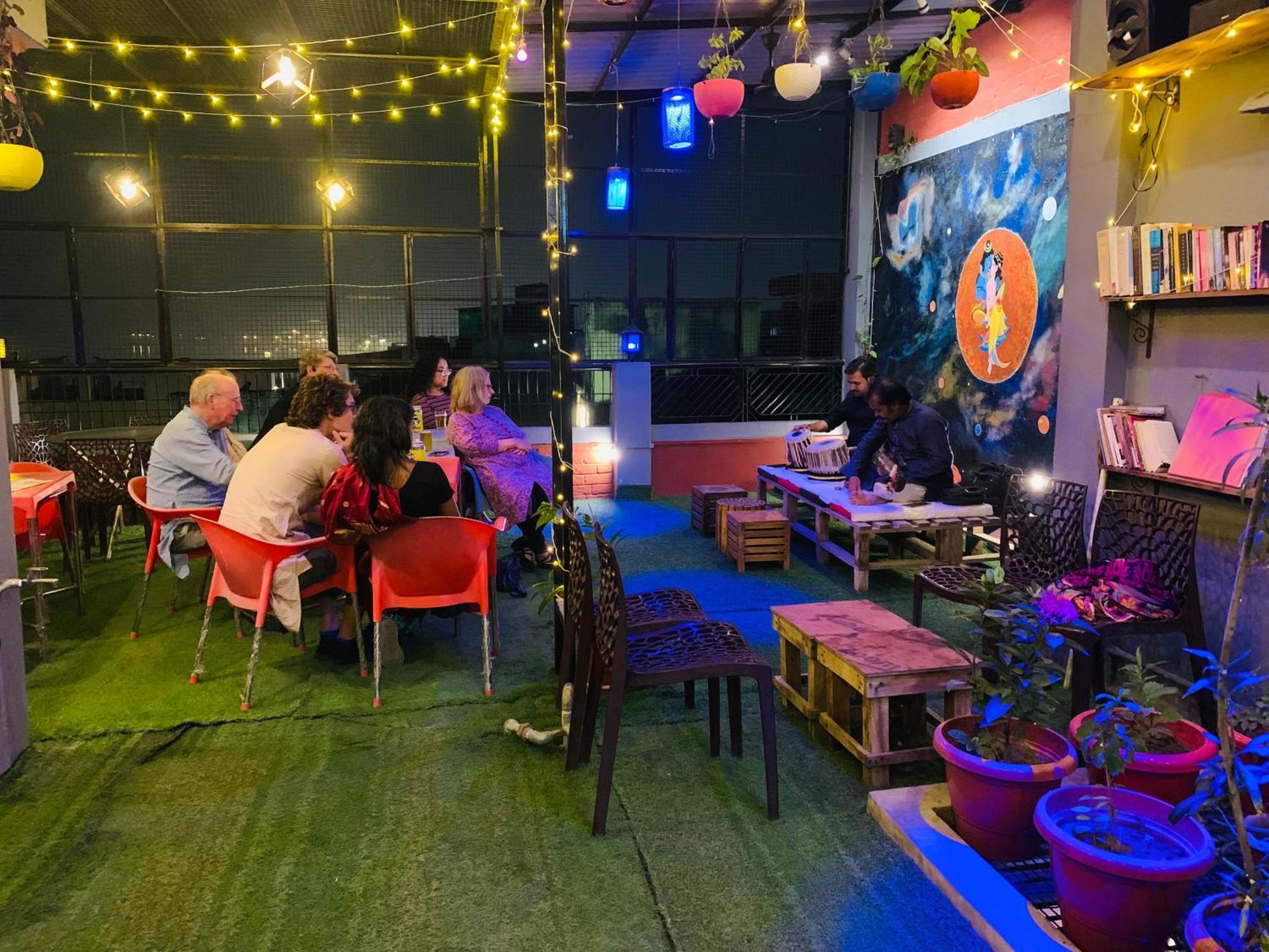 You And I Cafe Varanasi Eksteriør billede